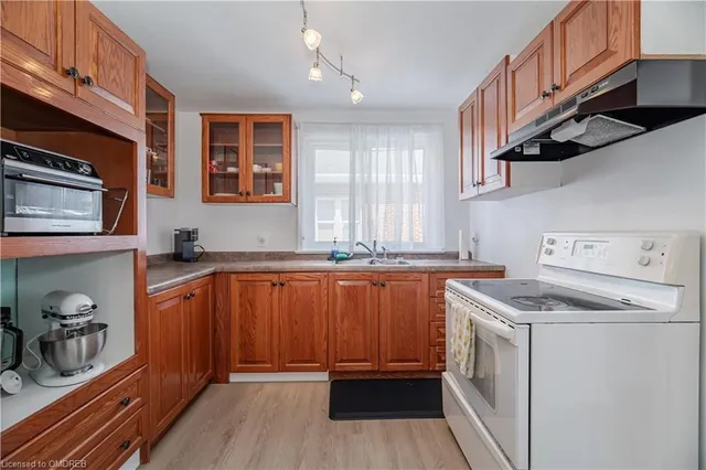 Additional image 11 of 2149 Caroline St