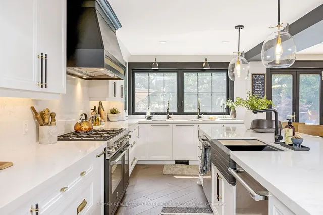 Additional image 7 of 714 Robertson Cres