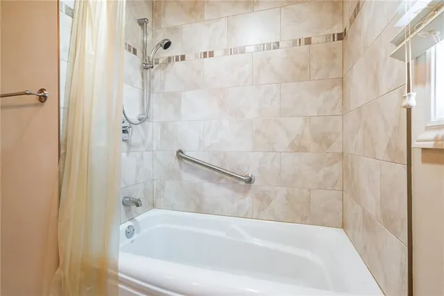 Additional image 29 of 555 LETITIA Crt