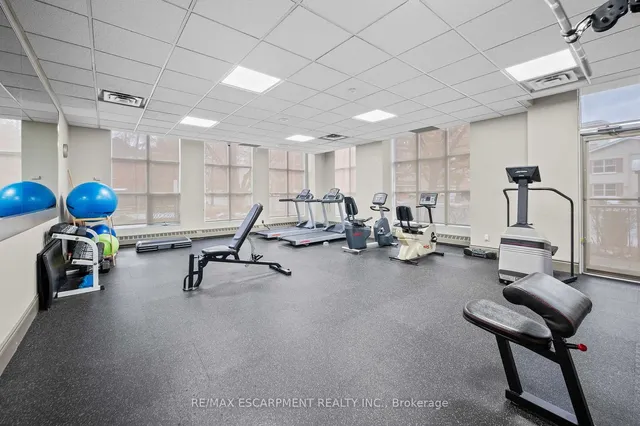 Additional image 32 of 442 Maple Ave Unit 1103