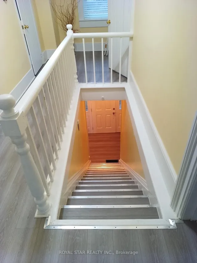 Additional image 33 of 240 Freelton Rd