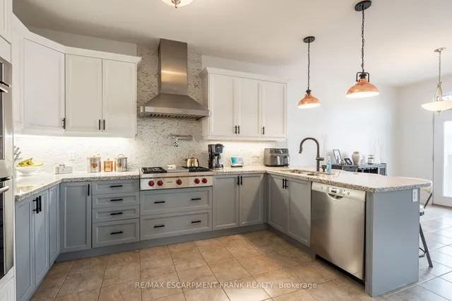 Additional image 13 of 19 HAZELTON Ave