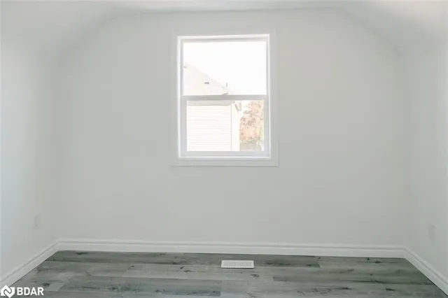 Additional image 17 of 673 Knox Ave