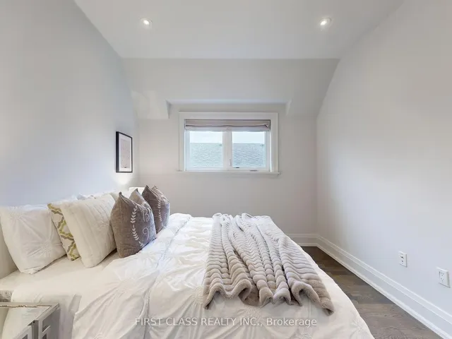 Additional image 35 of 504 Broadway Ave