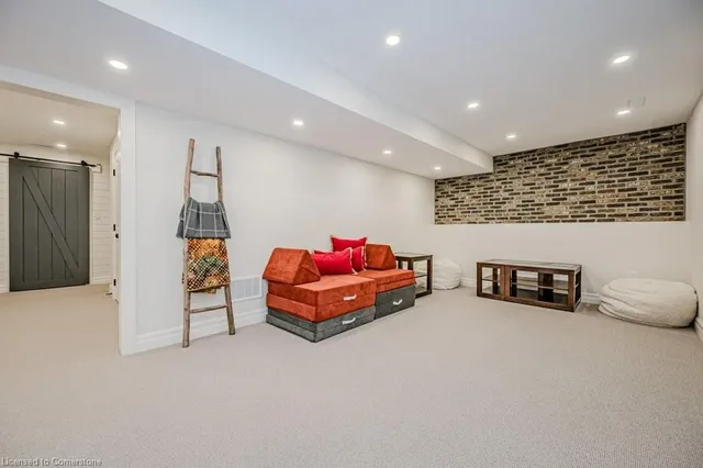 Additional image 29 of 6490 Panton St