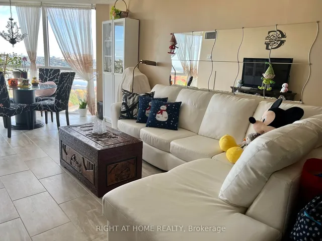 Additional image 27 of 7 Concorde Pl Unit 2110