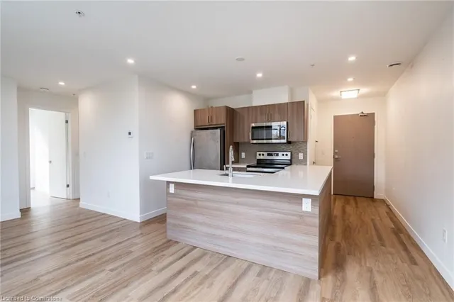 Additional image 8 of 467 Charlton Ave Unit 308