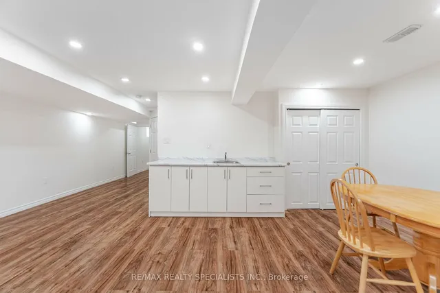 Additional image 33 of 369 Snoek Pt