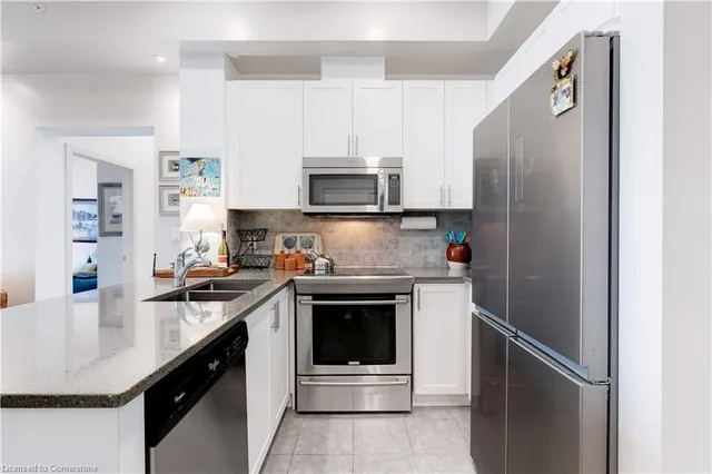 Additional image 17 of 35 Southshore Cres Unit 404