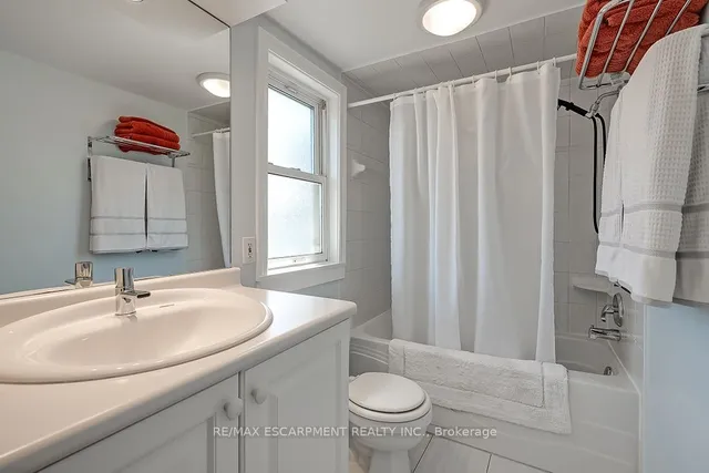 Additional image 23 of 2344 Woodward Ave