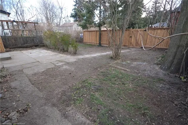 Additional image 40 of 66 Dundurn St