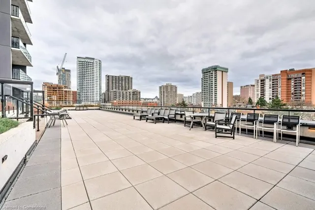 Additional image 30 of 15 Queen St Unit 812