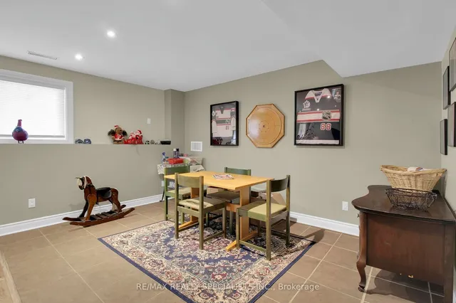 Additional image 28 of 11044 1st Line