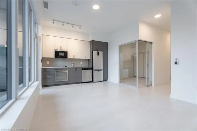 Additional image 14 of 415 Main St Unit 104