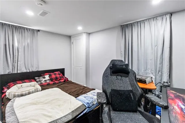 Additional image 34 of 136 Brantdale Ave