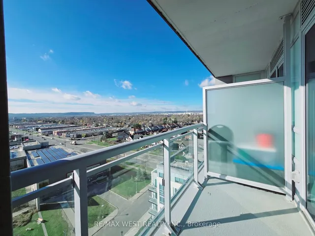 Additional image 8 of 1050 Main St Unit 1114