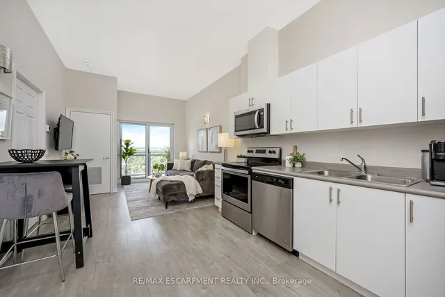 Additional image 8 of 716 Main St Unit 1109