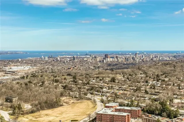 Additional image 19 of 1 Redfern Ave Unit 403