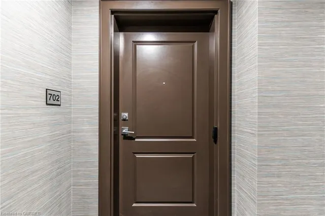 Additional image 5 of 450 Dundas St Unit 702