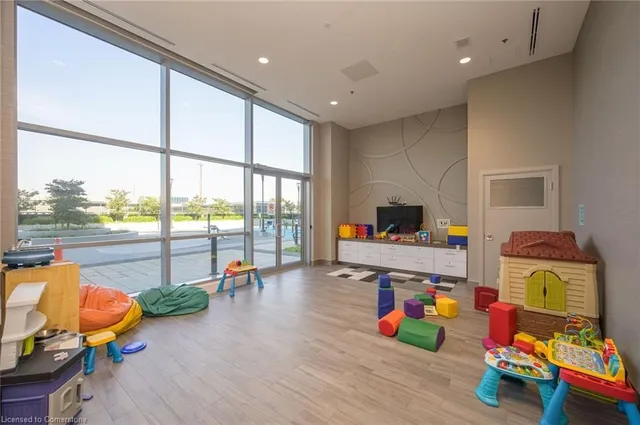 Additional image 39 of 2087 Fairview St Unit 1805