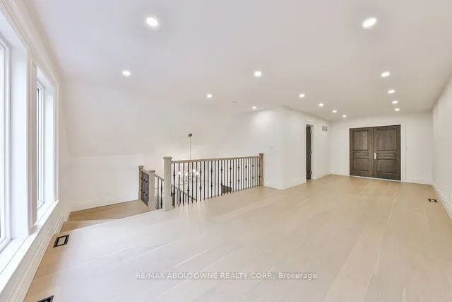 Additional image 22 of 2409 Lakeshore Rd