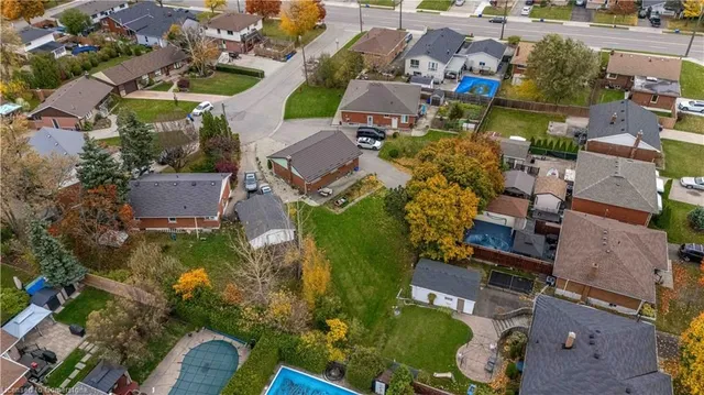 Additional image 48 of 10 Salmond Crt