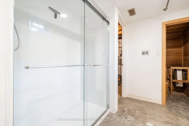 Additional image 20 of 130 KINGS FOREST Dr