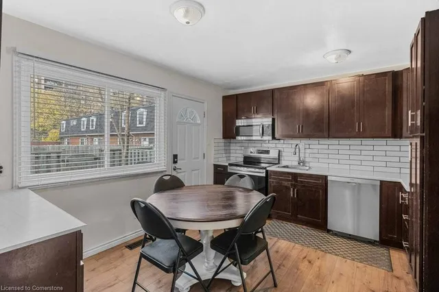 Additional image 10 of 211 Lake Ave