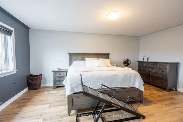 Additional image 26 of 19 HAZELTON Ave