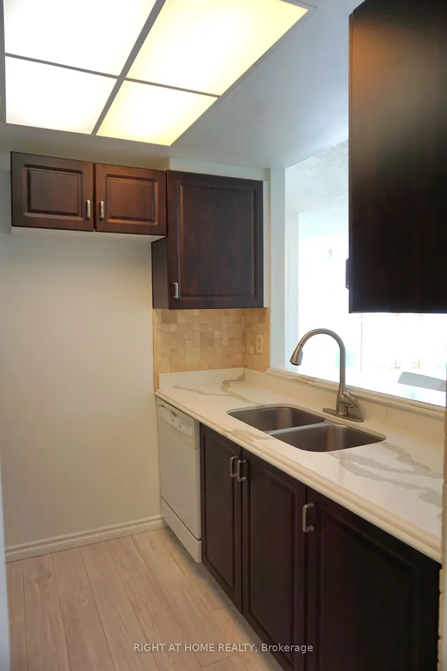 Additional image 13 of 7 Concorde Pl Unit 2110