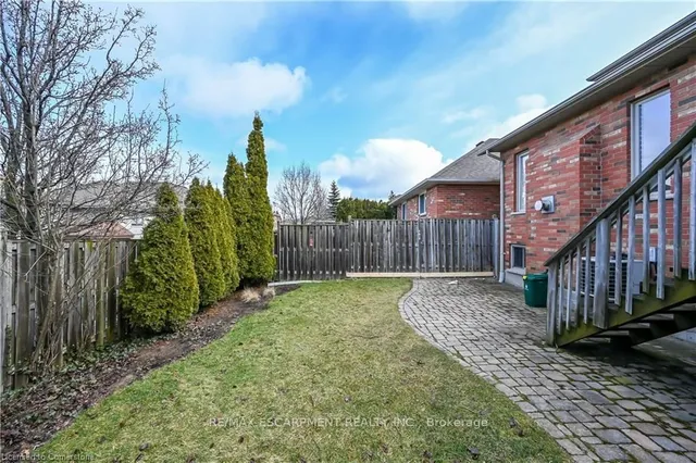 Additional image 33 of 76 Redfern Ave