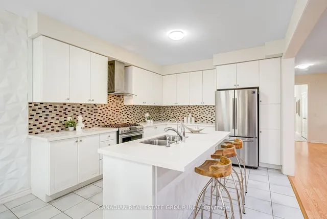 Additional image 10 of 1485 Chretien St