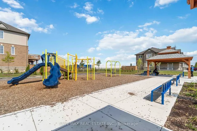 Additional image 39 of 126 Laguna Village Cres