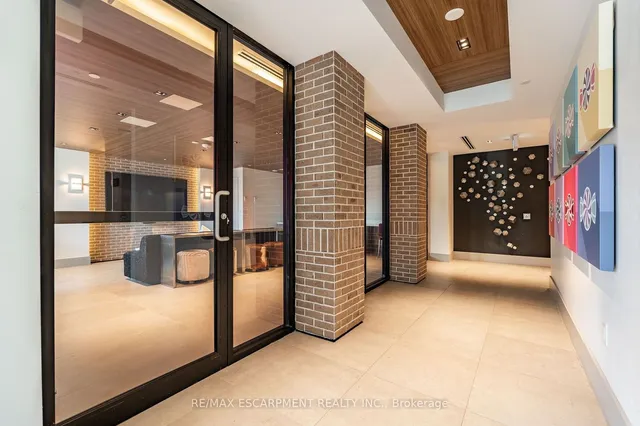 Additional image 20 of 600 North Service Rd Unit 508