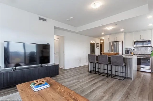 Additional image 11 of 2007 James St Unit 1307