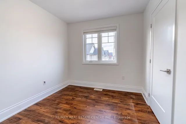 Additional image 31 of 2 Near Lane