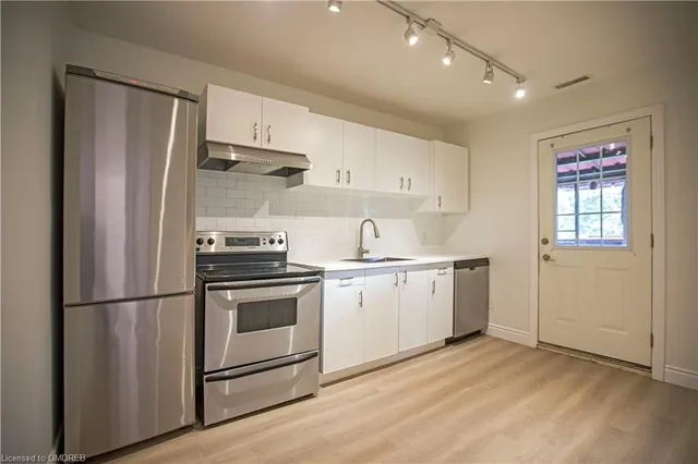 Additional image 11 of 49 Fairleigh Ave