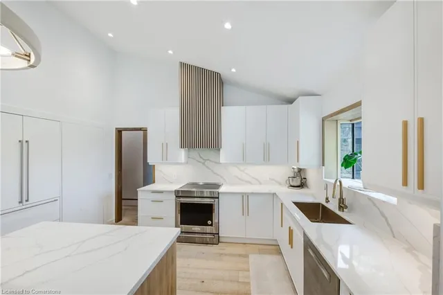 Additional image 19 of 380 Parkside Dr