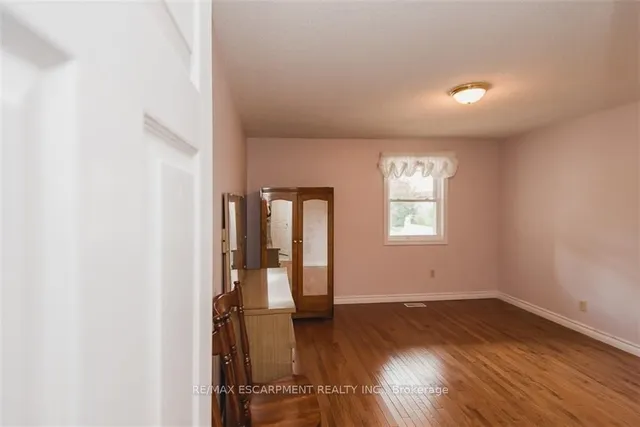 Additional image 8 of 13 New Mountain Rd