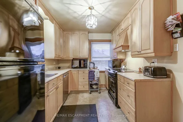 Additional image 13 of 8 Bromley Rd