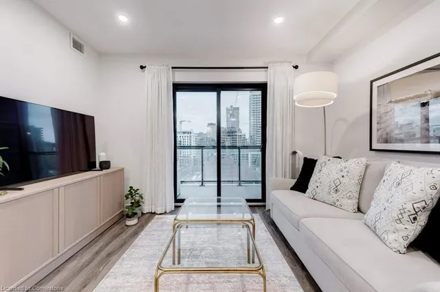 Additional image 13 of 15 Queen St Unit 812