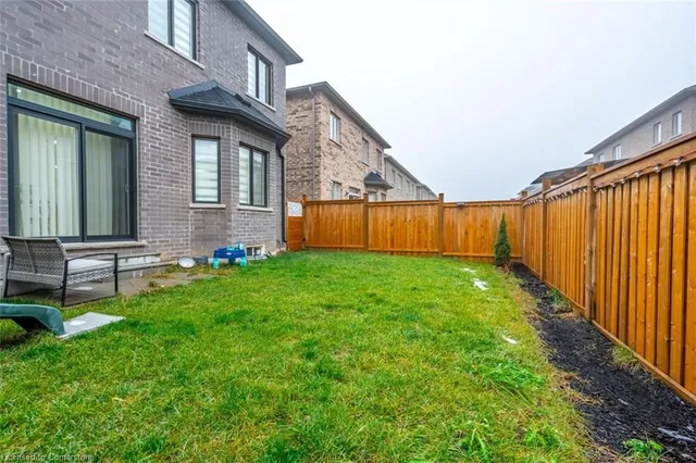 Additional image 39 of 158 Agro St