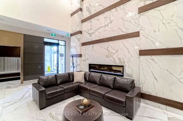 Additional image 2 of 1050 Main St Unit 1114