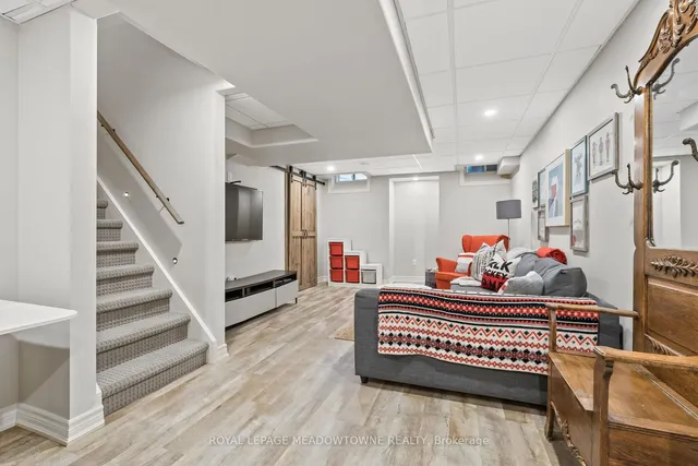 Additional image 27 of 648 Kerr Tr