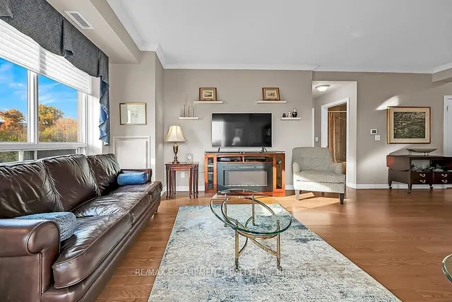 Additional image 16 of 3000 Creekside Dr Unit 601