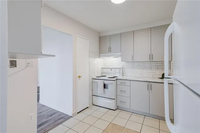 Additional image 10 of 500 GREEN Rd Unit 903