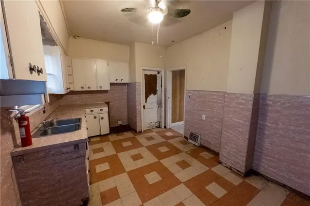 Additional image 7 of 41 MUNROE St
