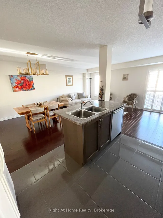 Additional image 7 of 35 CHARLESWOOD Cres