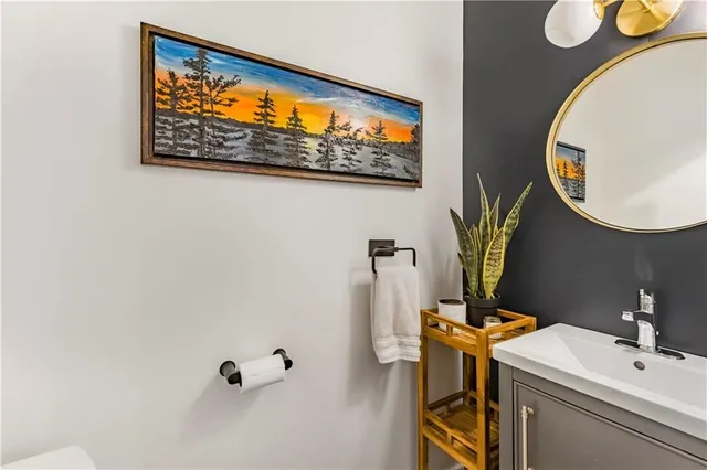 Additional image 6 of 74 HYDE PARK Ave