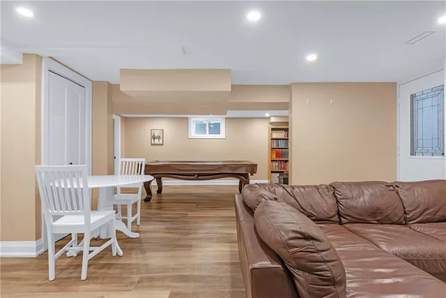 Additional image 32 of 64 HILDEGARD Dr